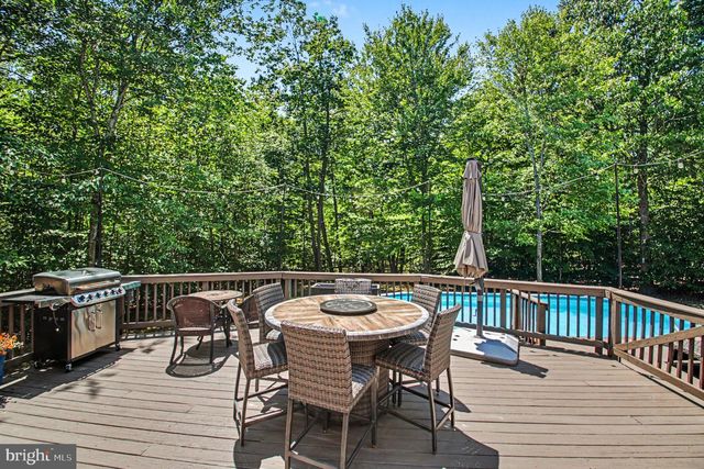 335 GENTLE BREEZE CIR, Fredericksburg, VA 22406