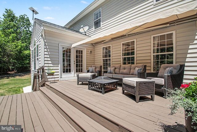335 GENTLE BREEZE CIR, Fredericksburg, VA 22406