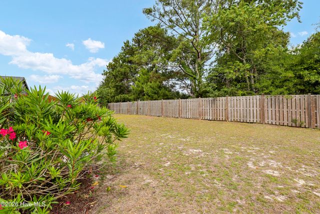 116 Dogwood Lane, Hampstead, NC 28443