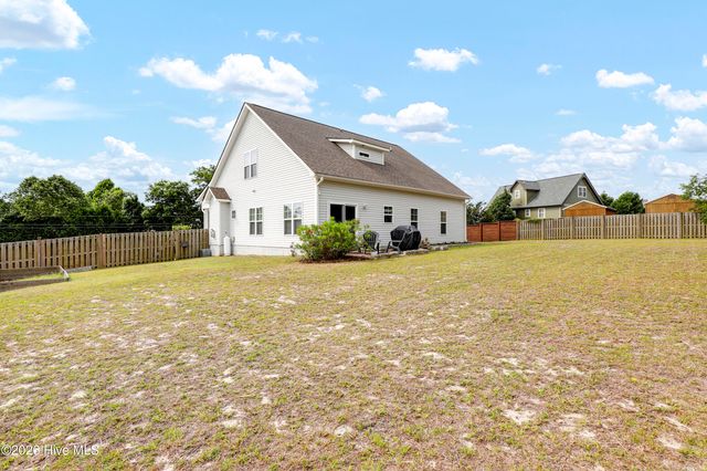 116 Dogwood Lane, Hampstead, NC 28443