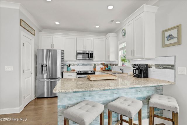 116 Dogwood Lane, Hampstead, NC 28443