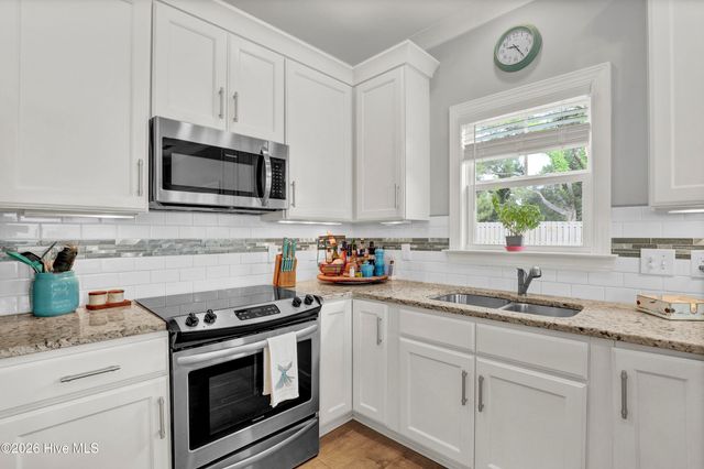 116 Dogwood Lane, Hampstead, NC 28443