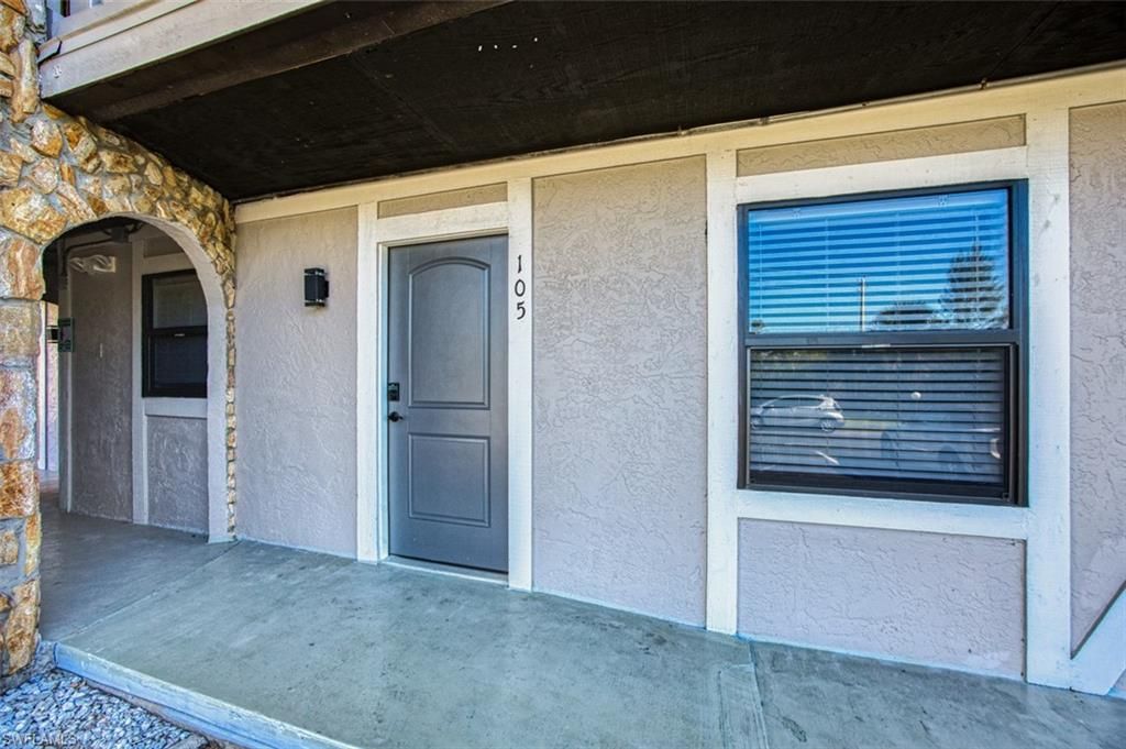 10022 Oxfordshire LN 105, FORT MYERS, FL 33908 — photo 2