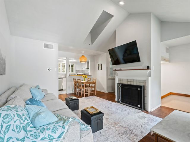6220 Bentwood Trail 205, Dallas, TX 75252