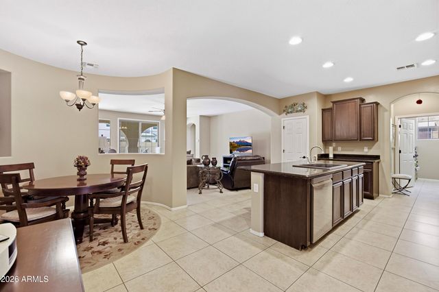 3003 E SPORTS Court, Gilbert, AZ 85298
