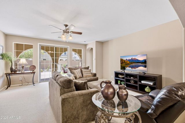 3003 E SPORTS Court, Gilbert, AZ 85298