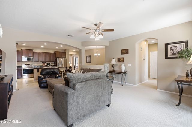3003 E SPORTS Court, Gilbert, AZ 85298