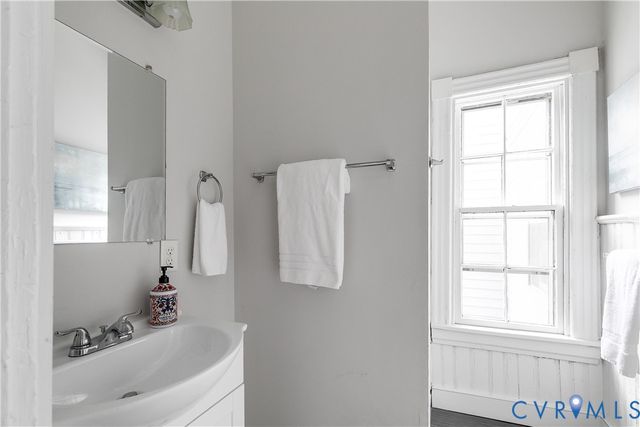 915 N 27th St, Richmond, VA 23223