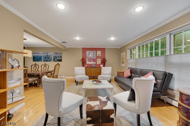 24 Tremont Terrace, Livingston Twp., NJ 07039