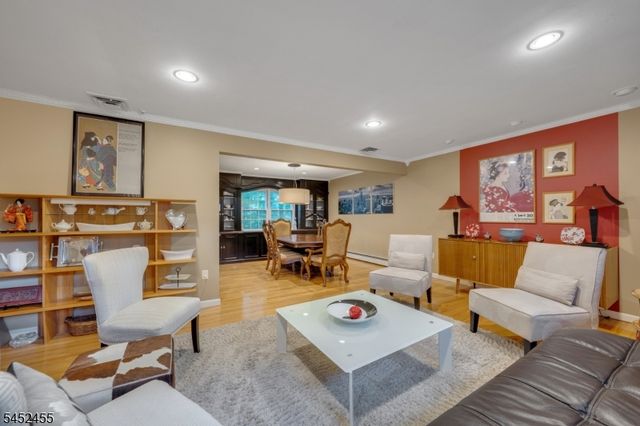 24 Tremont Terrace, Livingston Twp., NJ 07039