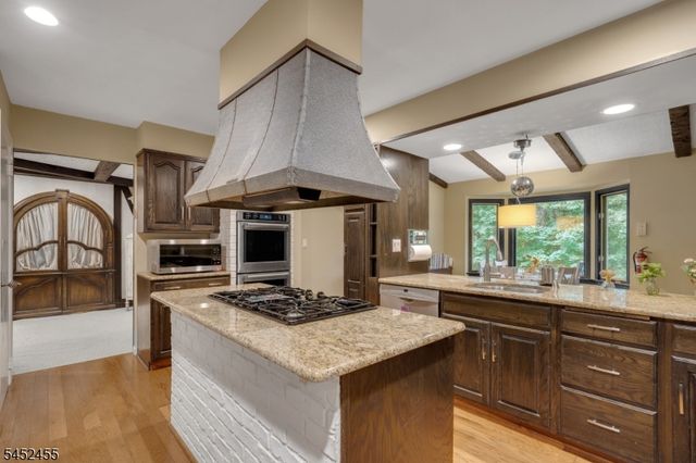 24 Tremont Terrace, Livingston Twp., NJ 07039