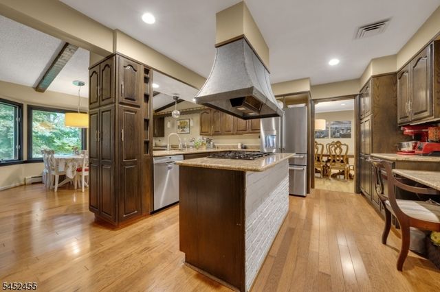 24 Tremont Terrace, Livingston Twp., NJ 07039