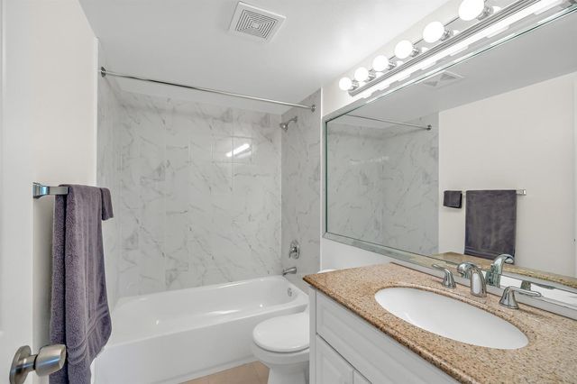 601 NW 76th Terrace 206, Margate, FL 33063