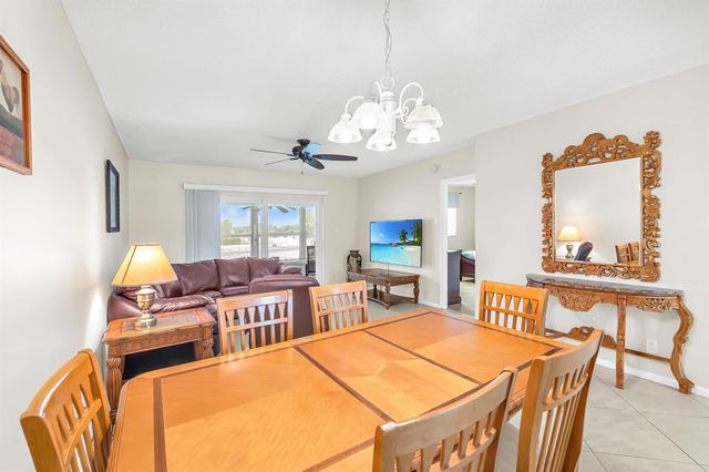 601 NW 76th Terrace 206, Margate, FL 33063