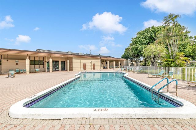 601 NW 76th Terrace 206, Margate, FL 33063
