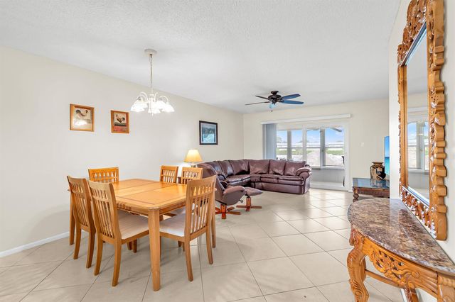 601 NW 76th Terrace 206, Margate, FL 33063
