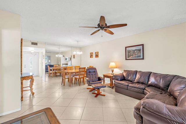 601 NW 76th Terrace 206, Margate, FL 33063