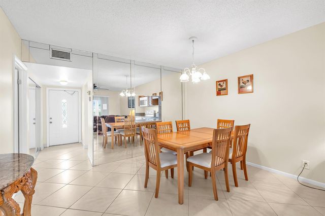 601 NW 76th Terrace 206, Margate, FL 33063