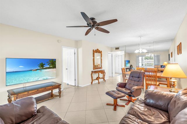 601 NW 76th Terrace 206, Margate, FL 33063