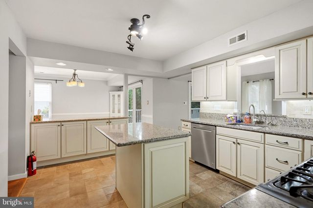 104 CRESCENT HOLLOW DR, Sewell, NJ 08080