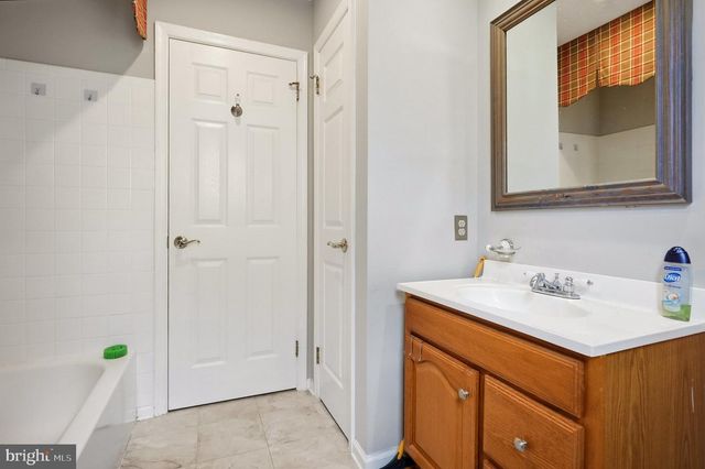 104 CRESCENT HOLLOW DR, Sewell, NJ 08080