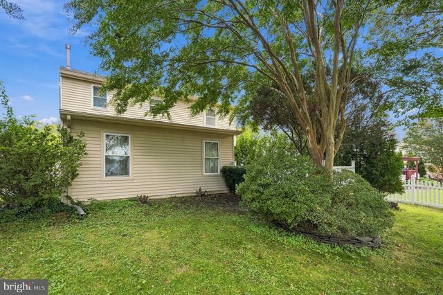 104 CRESCENT HOLLOW DR, Sewell, NJ 08080