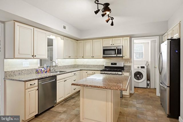 104 CRESCENT HOLLOW DR, Sewell, NJ 08080