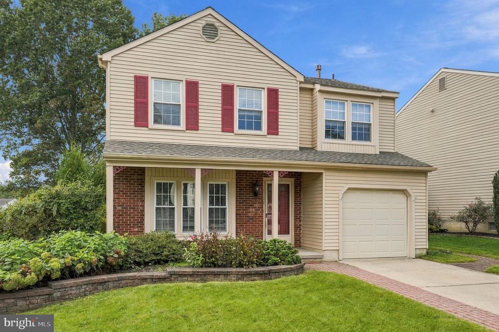 104 CRESCENT HOLLOW DR, SEWELL, NJ 08080 — photo 2