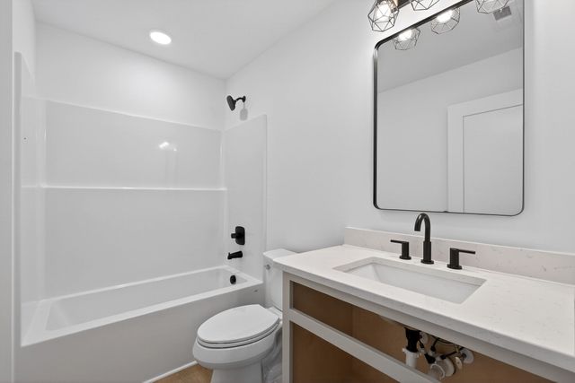 241 Cripps Ln, Smithville, TN 37166