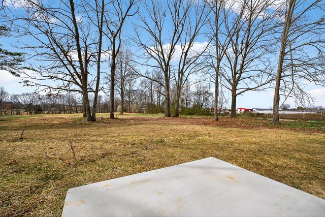 241 Cripps Ln, Smithville, TN 37166