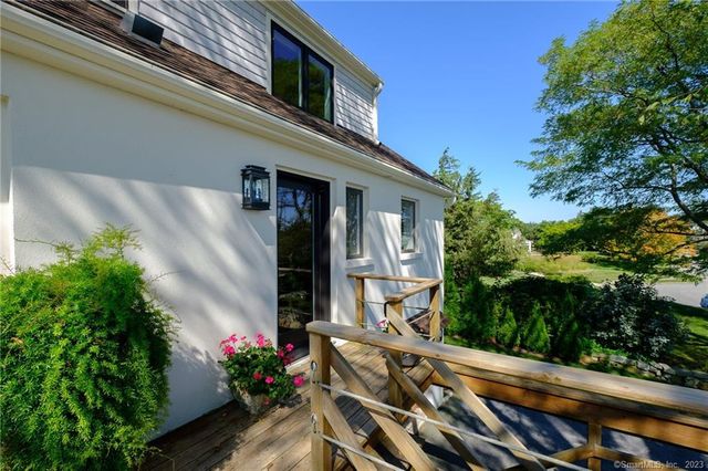 10 Morgan Point, Groton, CT 06340
