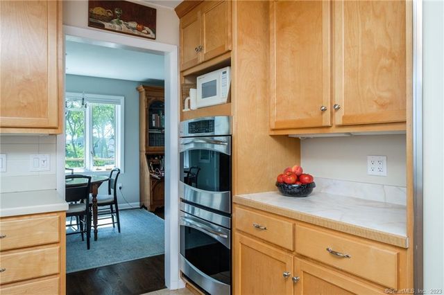 10 Morgan Point, Groton, CT 06340