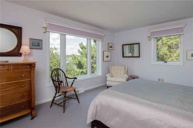 10 Morgan Point, Groton, CT 06340