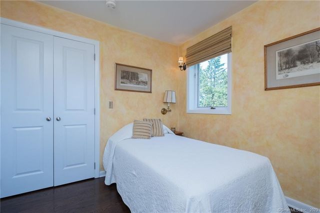 10 Morgan Point, Groton, CT 06340