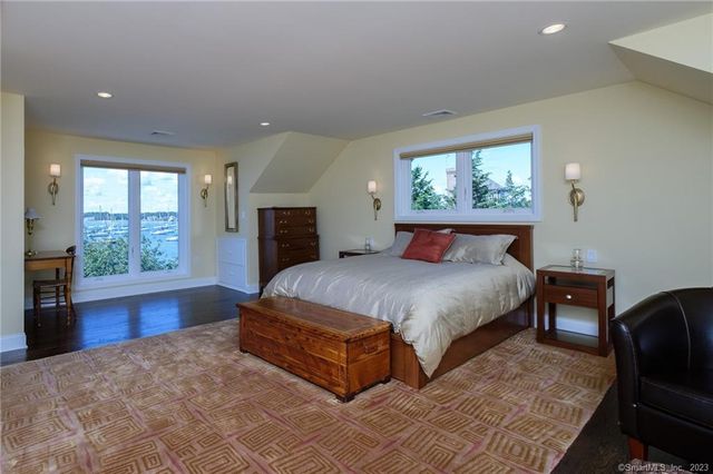 10 Morgan Point, Groton, CT 06340