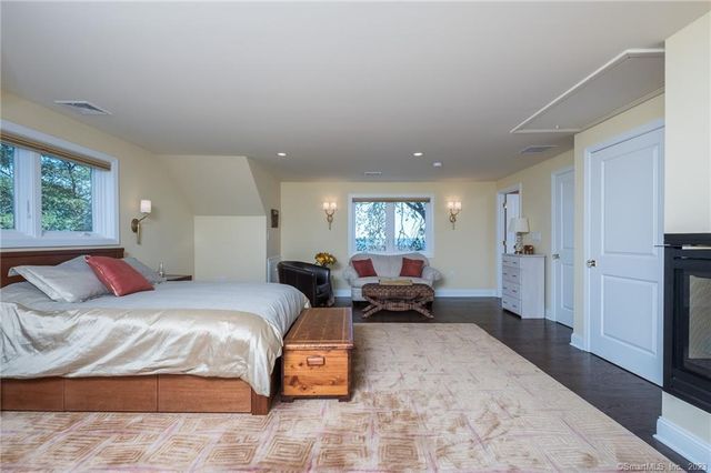 10 Morgan Point, Groton, CT 06340