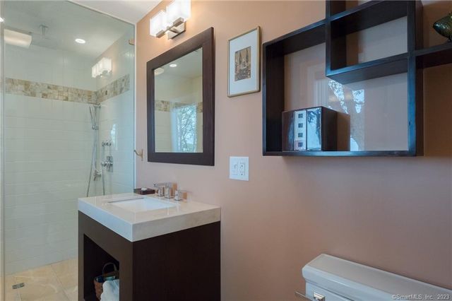 10 Morgan Point, Groton, CT 06340
