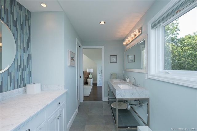10 Morgan Point, Groton, CT 06340
