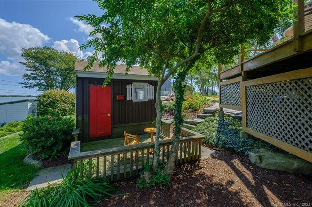 10 Morgan Point, Groton, CT 06340