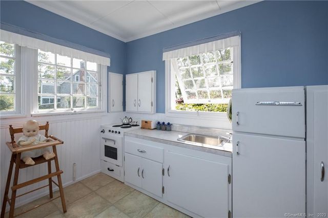 10 Morgan Point, Groton, CT 06340