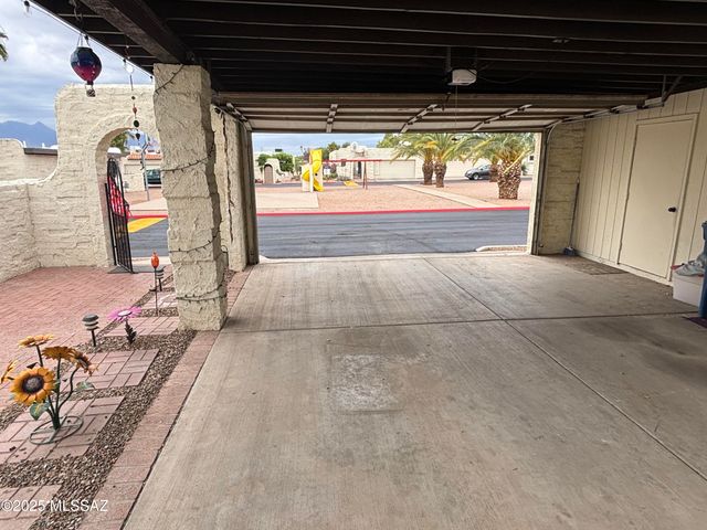 341 E Vía Terrenal, Green Valley, AZ 85614