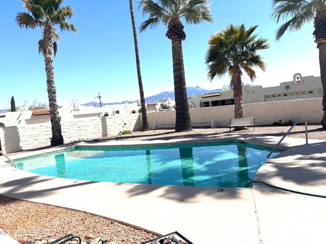 341 E Vía Terrenal, Green Valley, AZ 85614