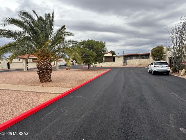 341 E Vía Terrenal, Green Valley, AZ 85614