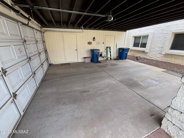 341 E Vía Terrenal, Green Valley, AZ 85614