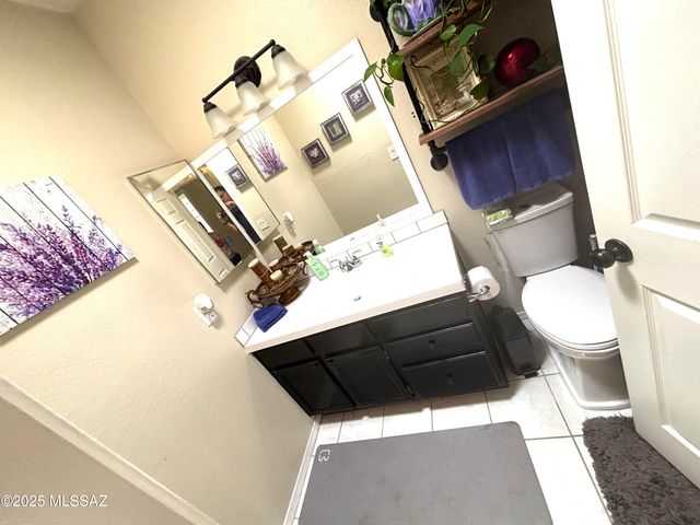 341 E Vía Terrenal, Green Valley, AZ 85614