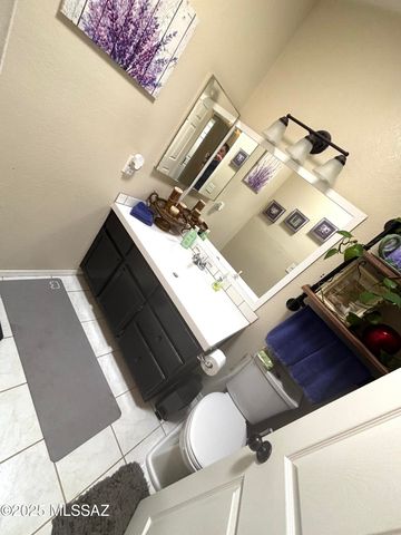 341 E Vía Terrenal, Green Valley, AZ 85614