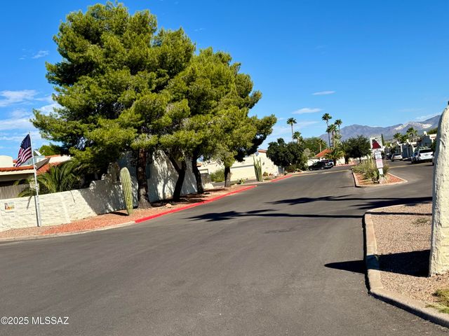 341 E Vía Terrenal, Green Valley, AZ 85614