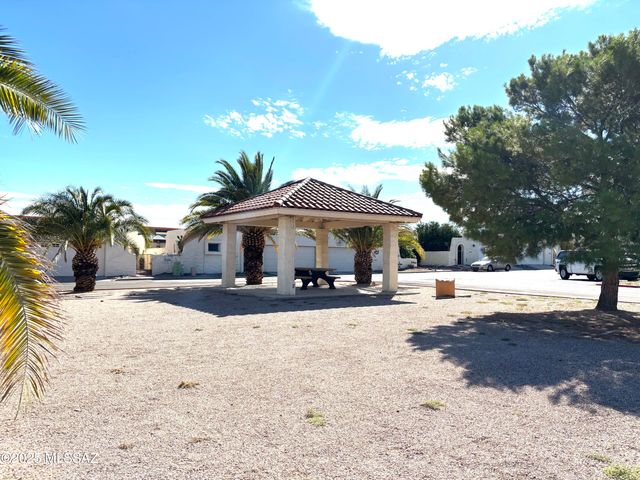 341 E Vía Terrenal, Green Valley, AZ 85614