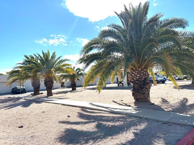 341 E Vía Terrenal, Green Valley, AZ 85614