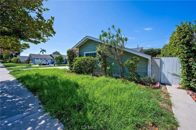 11591 Martha Ann, Los Alamitos, CA 90720